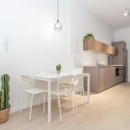 Guestready - Valencia's Vibrant Malvarrosa